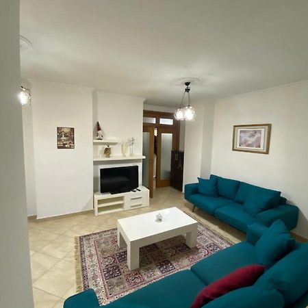 Chlo Apartment 3 Τίρανα Εξωτερικό φωτογραφία