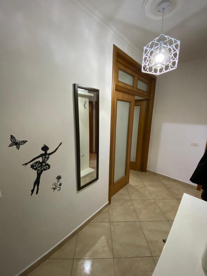 Chlo Apartment 3 Τίρανα Εξωτερικό φωτογραφία
